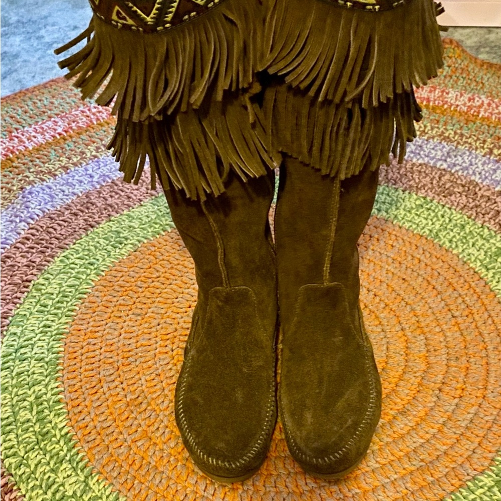 Minnetonka Brown Moccasin Fringe Boots